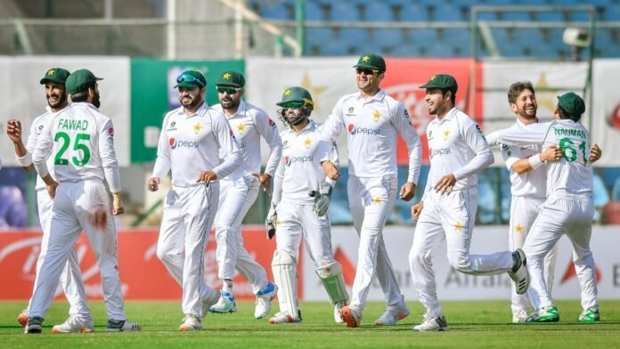 Pakistan beat South Africa by 7 wickets in first test at Karachi
